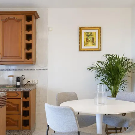 Apartment Beachfront With Terrace And Seaviews